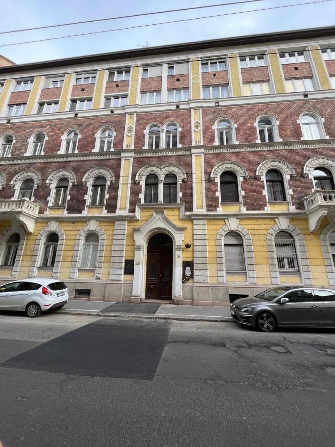 Garibaldik Apartman Budapest Exterior photo